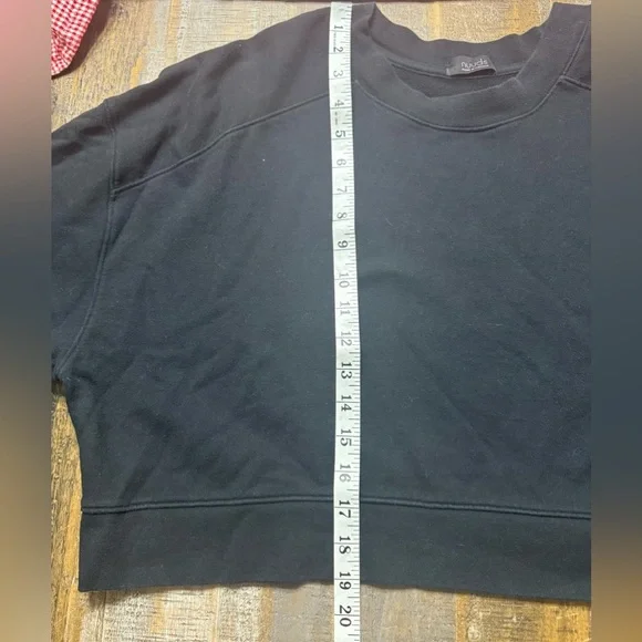 nuuds Classic Cropped Crewneck Black Sweatshirt - Picture 7 of 7